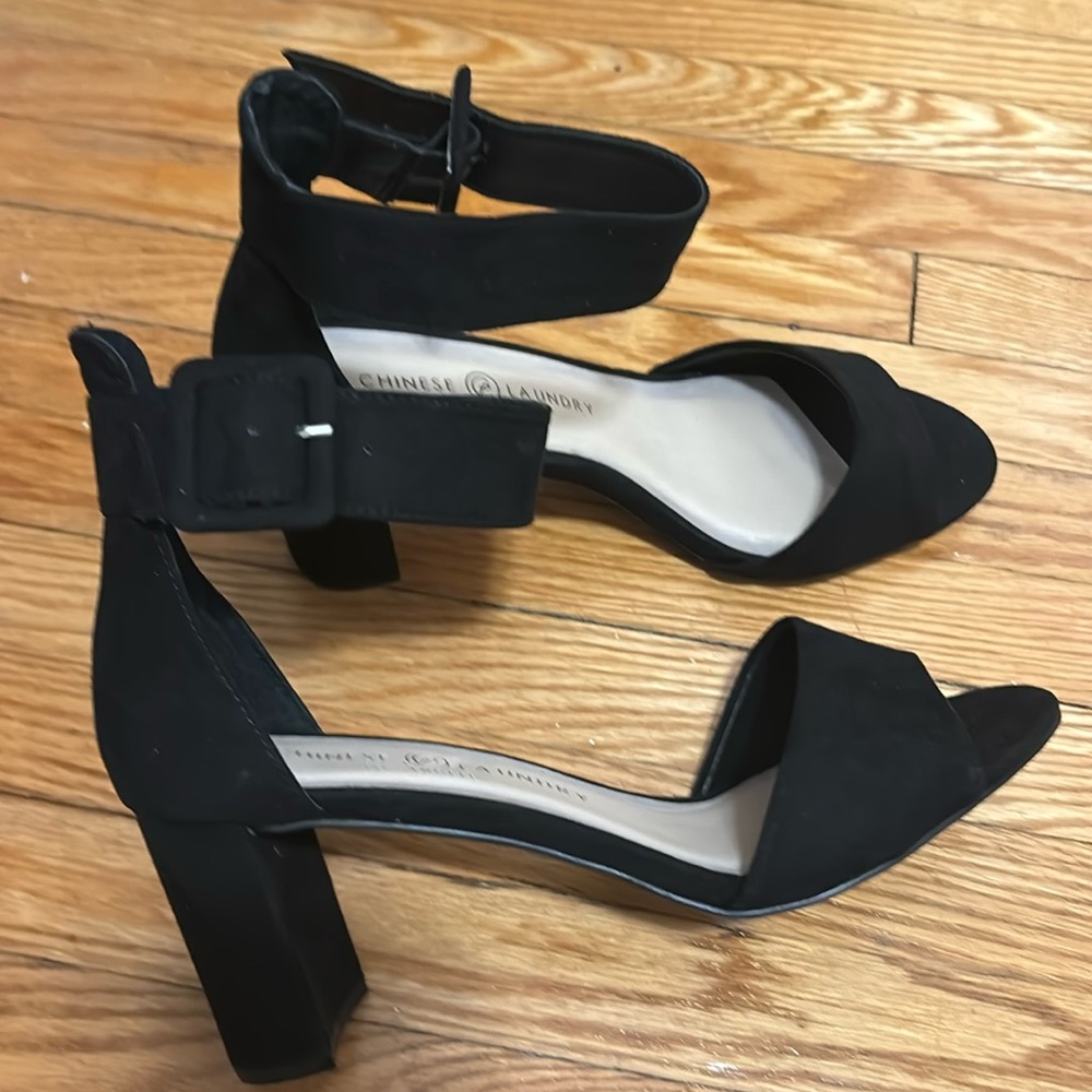 3 for 30 👡Chinese laundry suede like ankle strap heeled sandals
